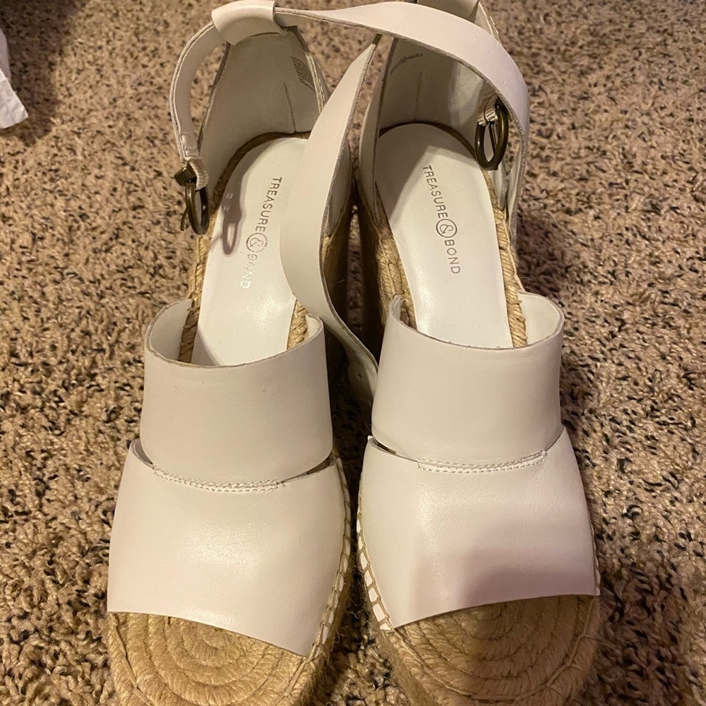 White wedges